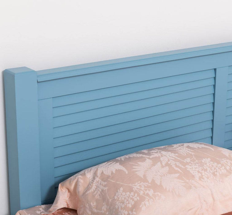 Landhausbett aus Massivholz mit Lamellen in verschiedenen Größen & Farben - Blau / 90x200