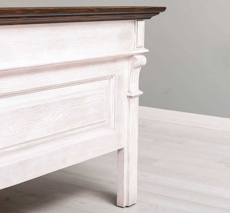 Landhausbett aus Massivholz mit Ornamenten | Luxuriöses Bett mit Fräsungen - Gebürstet / 90 x 200