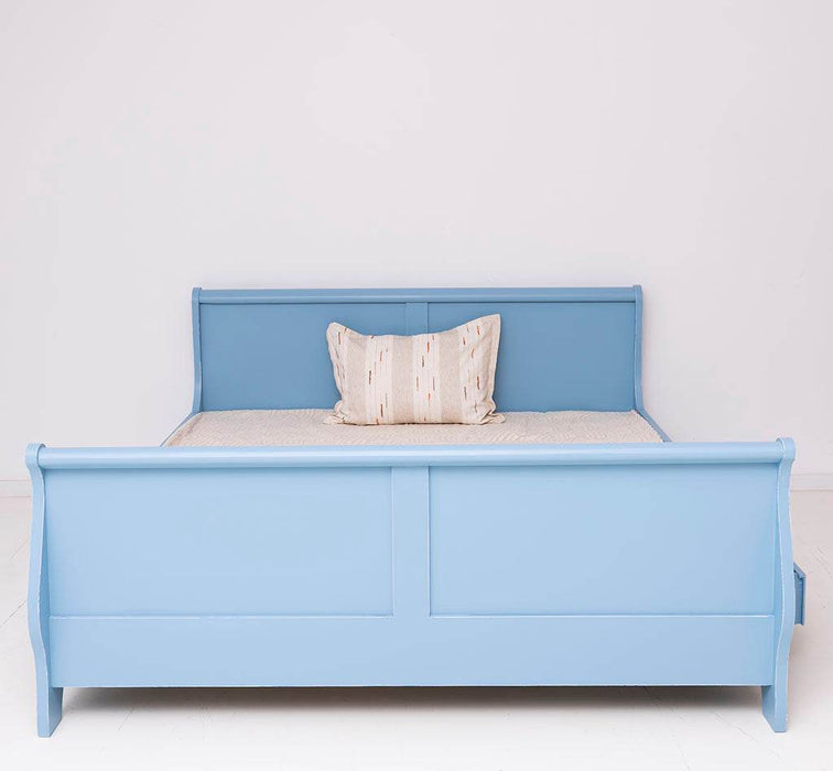 Landhausbett mit geschwungenem Kopf- und Fußteil mit Schubkästen - Hellblau / 140 x 200