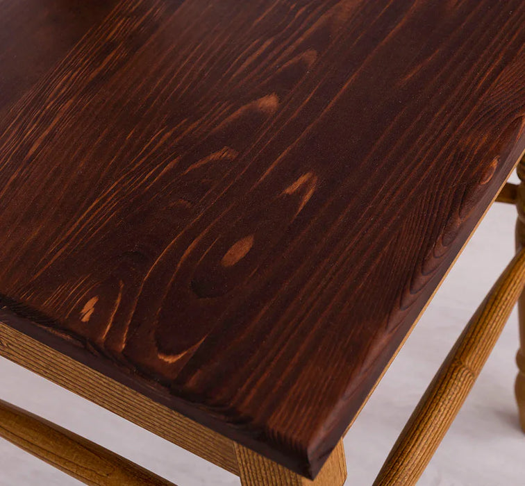 Landhausstuhl aus Massivholz in verschiedenen Farben