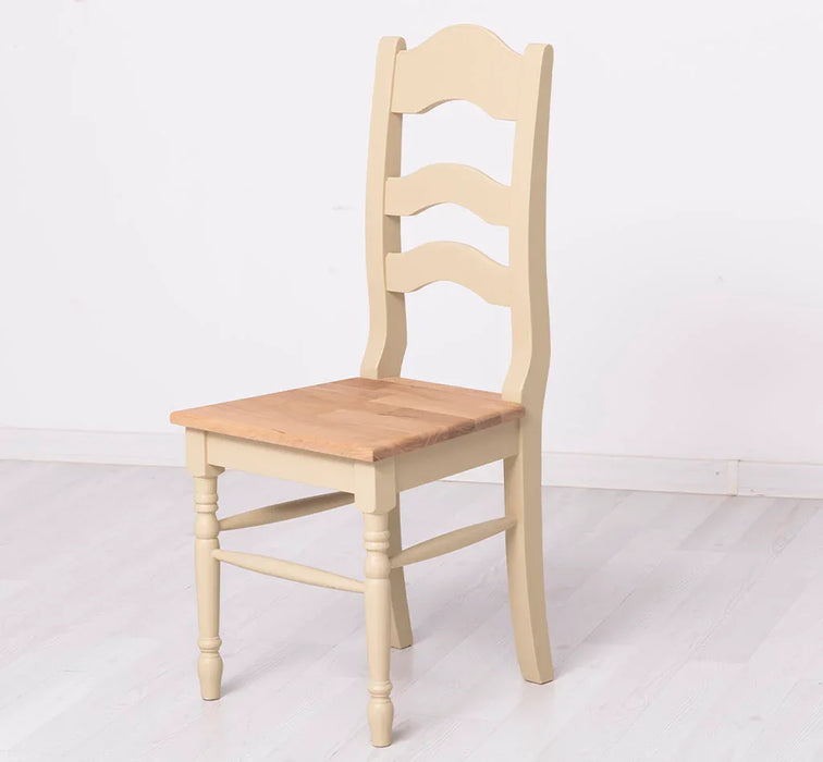 Landhausstuhl aus Massivholz in verschiedenen Farben