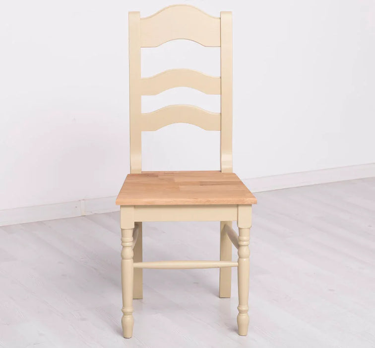 Landhausstuhl aus Massivholz in verschiedenen Farben