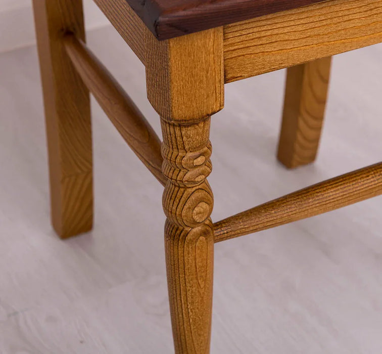 Landhausstuhl aus Massivholz in verschiedenen Farben