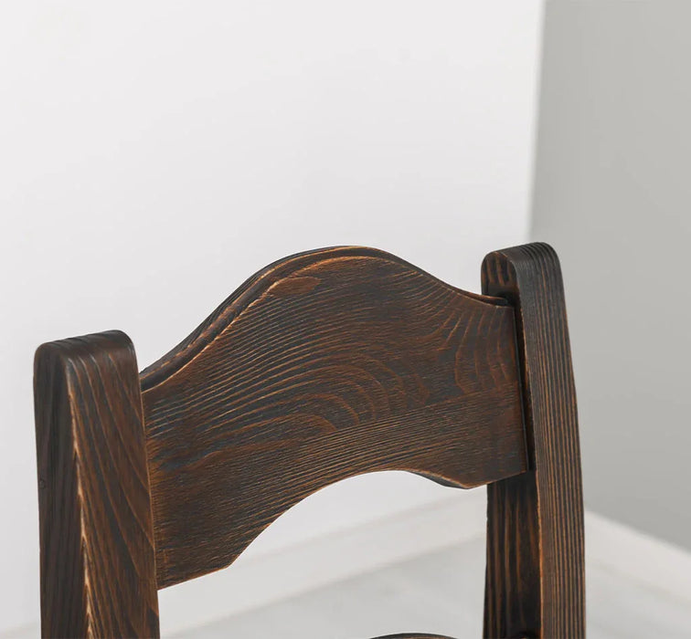 Landhausstuhl aus Massivholz in verschiedenen Farben