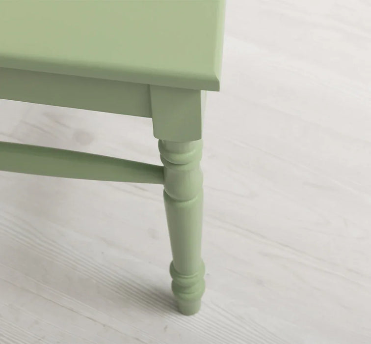 Landhausstuhl aus Massivholz in verschiedenen Farben