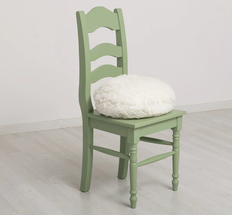 Landhausstuhl aus Massivholz in verschiedenen Farben