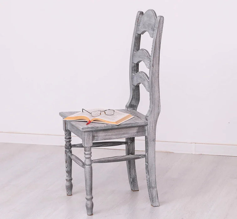 Landhausstuhl aus Massivholz in verschiedenen Farben