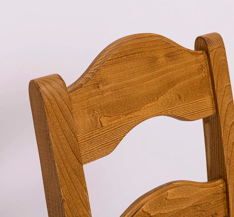 Landhausstuhl aus Massivholz in verschiedenen Farben