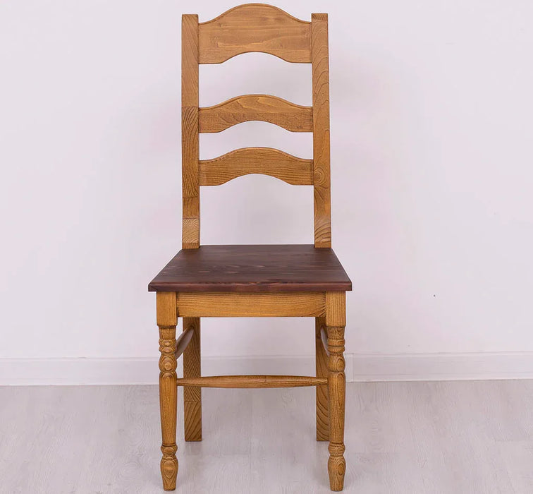 Landhausstuhl aus Massivholz in verschiedenen Farben