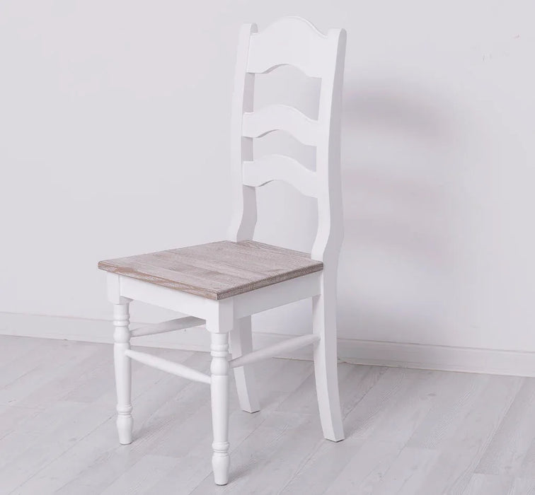 Landhausstuhl aus Massivholz in verschiedenen Farben