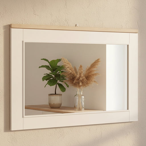 Minimalistischer Wandspiegel aus Massivholz -