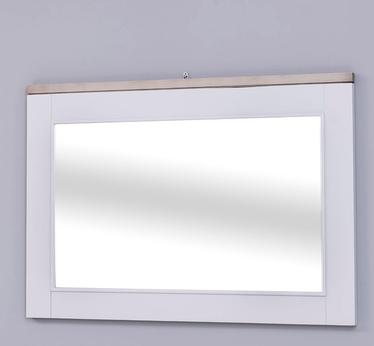 Minimalistischer Wandspiegel aus Massivholz