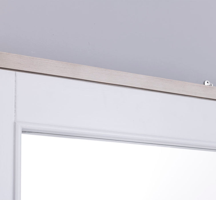 Minimalistischer Wandspiegel aus Massivholz