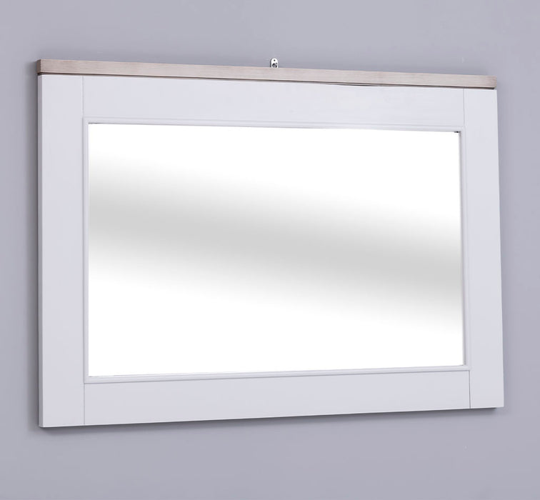 Minimalistischer Wandspiegel aus Massivholz