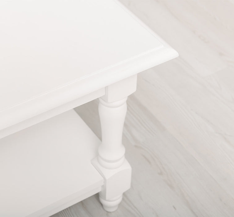 Quadratischer Couchtisch aus Massivholz mit gedrechselten Beinen