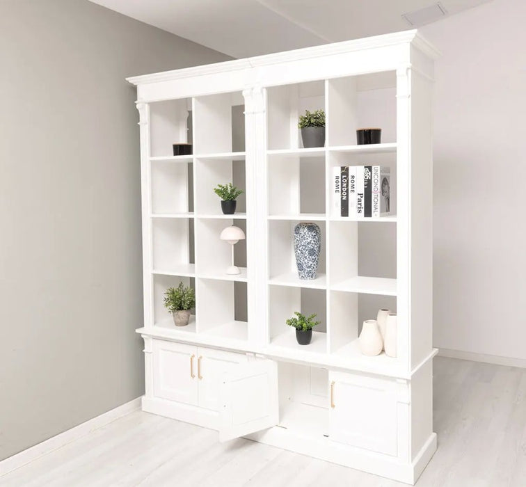 Raumteiler aus Massivholz mit acht Türen - Bücherregal mit Durchreiche II