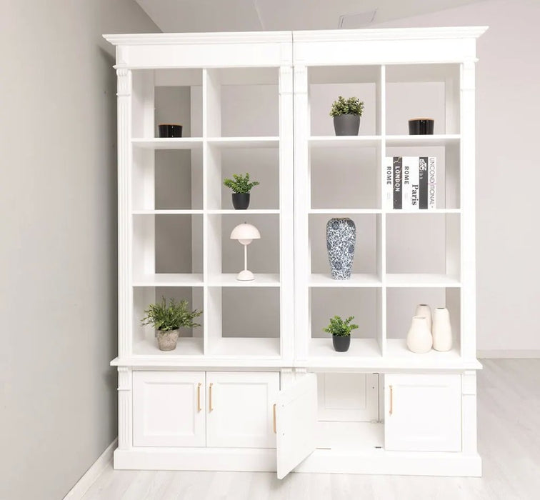Raumteiler aus Massivholz mit acht Türen - Bücherregal mit Durchreiche II