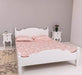 Schlafzimmer Set - Bett aus Massivholz mit geschwungenem Kopf- und Fußteil und zwei Nachttischen - Weiß / 90 x 200