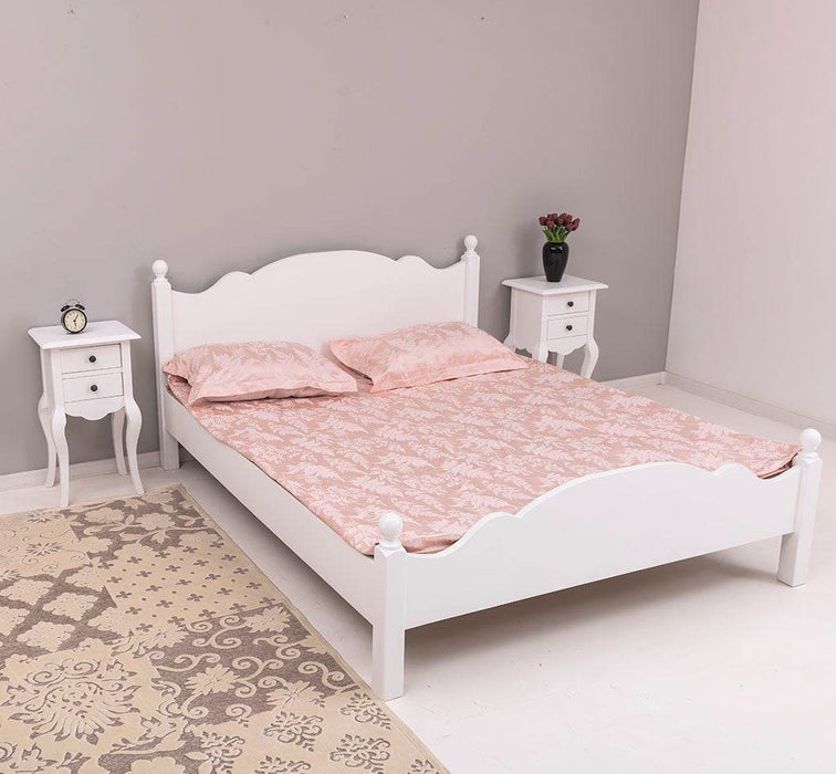 Schlafzimmer Set - Bett aus Massivholz mit geschwungenem Kopf- und Fußteil und zwei Nachttischen - Gewachst / 90 x 200