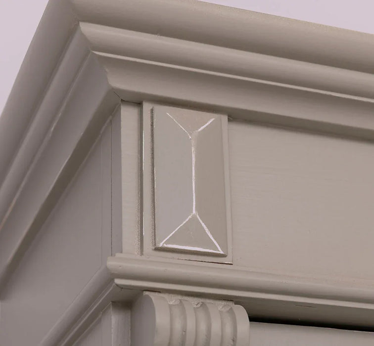 Schmale Vintage Vitrine aus Massivholz mit 3 Schubladen und Ornamenten