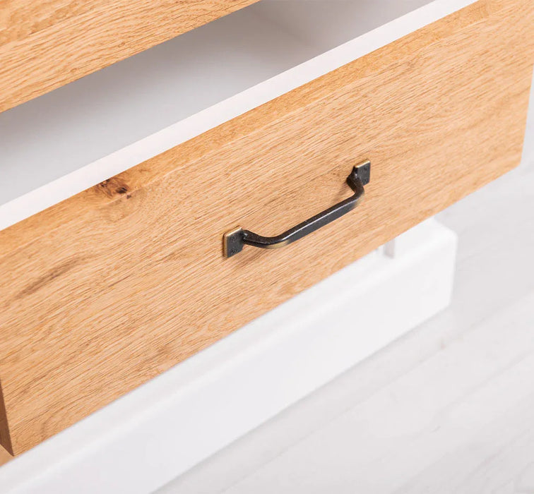 Schmaler Kleiderschrank aus Massivholz mit drei Schubladen