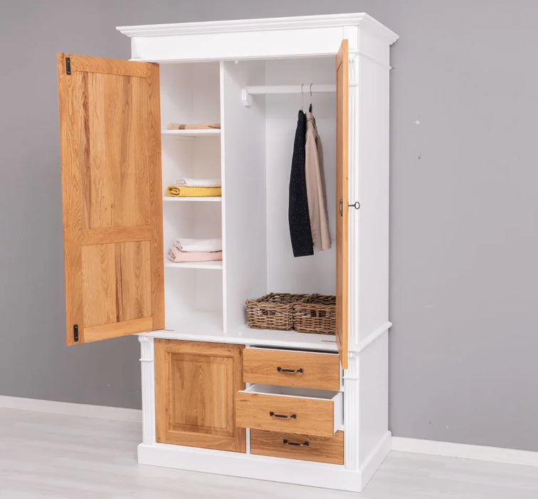 Schmaler Kleiderschrank aus Massivholz mit drei Schubladen