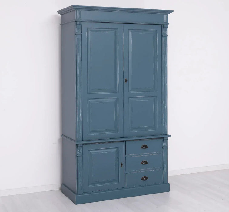 Schmaler Kleiderschrank aus Massivholz mit drei Schubladen
