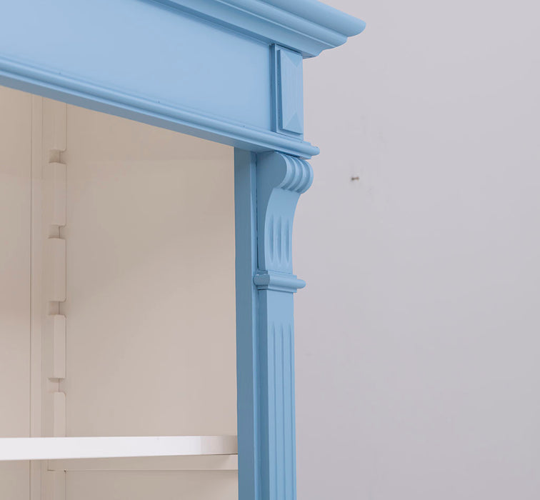 Schmales Landhausregal mit verstellbaren Regalböden