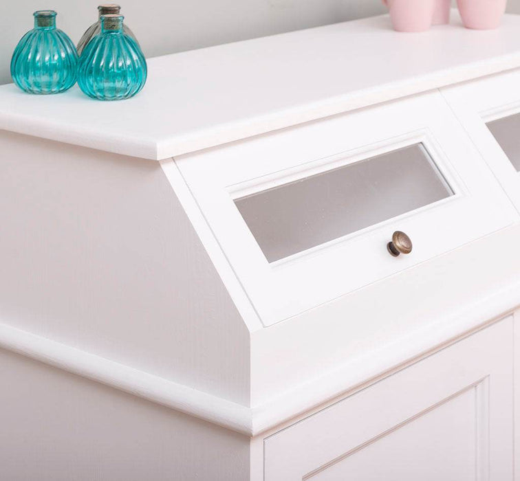 Schmales Sideboard aus Massivholz mit Kippfächern | Geschirrschrank mit Display -