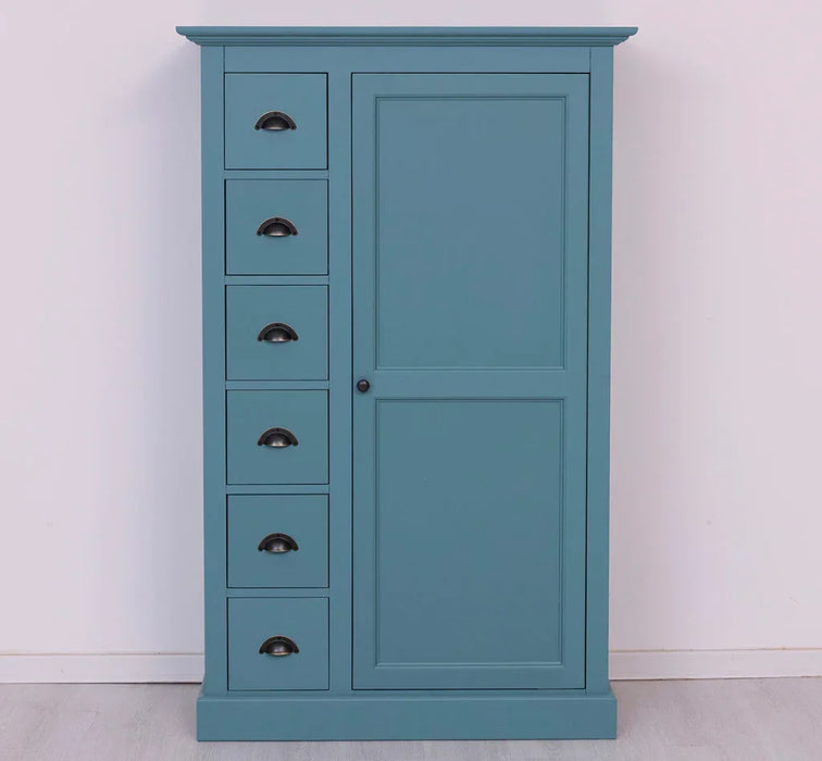 Kleiner Schrank im Landhausstil aus Massivholz mit 6 Schubladen