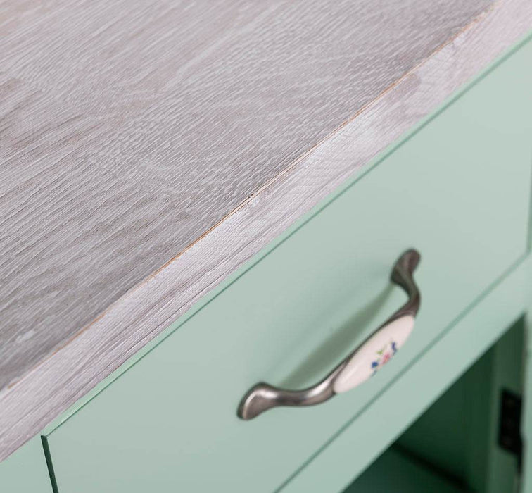 Sechsteilige Küchenzeile aus Massivholz mit Hängeschranken in Mint- Grün -