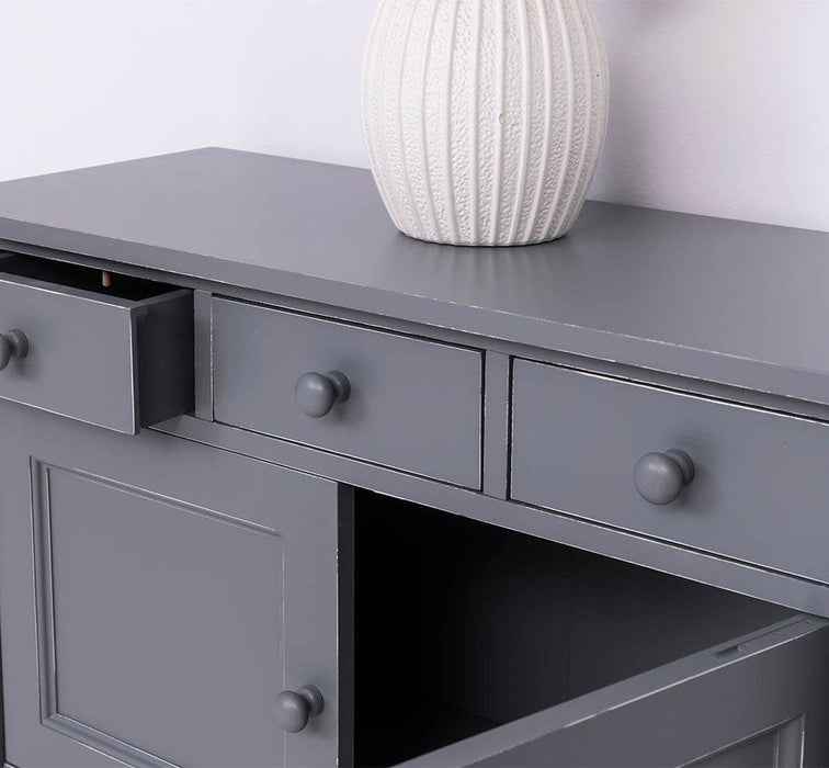 Sideboard aus Massivholz mit drei Schubladen -