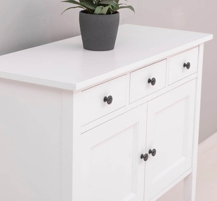 Sideboard aus Massivholz mit drei Schubladen -