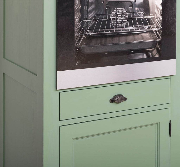 Stehender Einbauschrank für Backofen aus Massivholz | Herd- und Backofenschrank im Landhausstil -