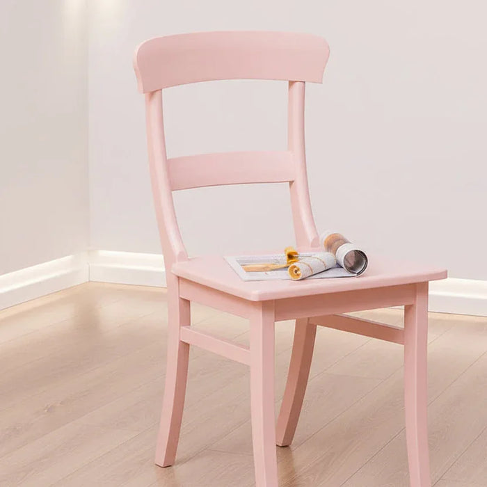 Stuhl aus Massivholz in verschiedenen Farben