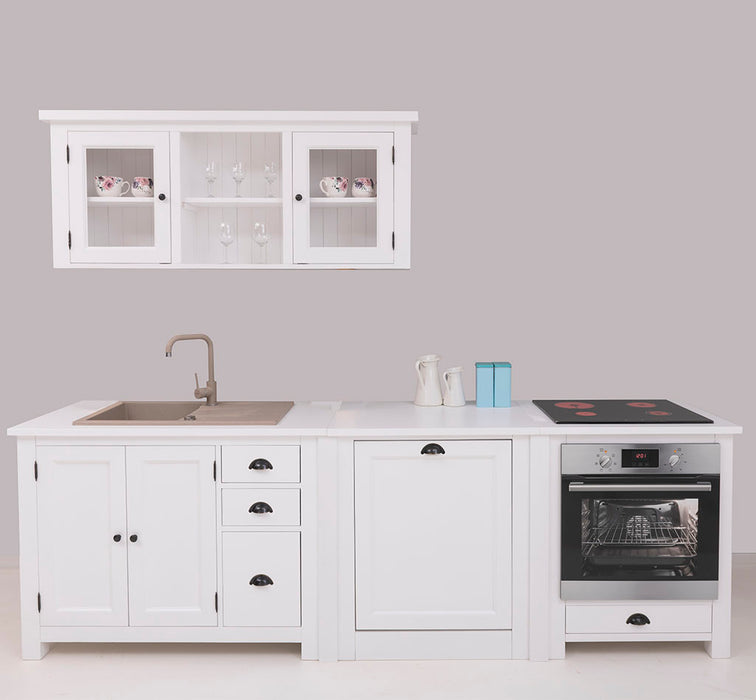 Vierteilige Küchenzeile aus Massivholz mit Hängeschrank in weiß