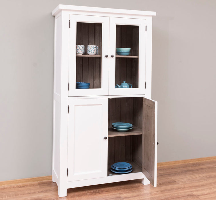 Viertüriger Küchenschrank aus Massivholz im Landhausstil