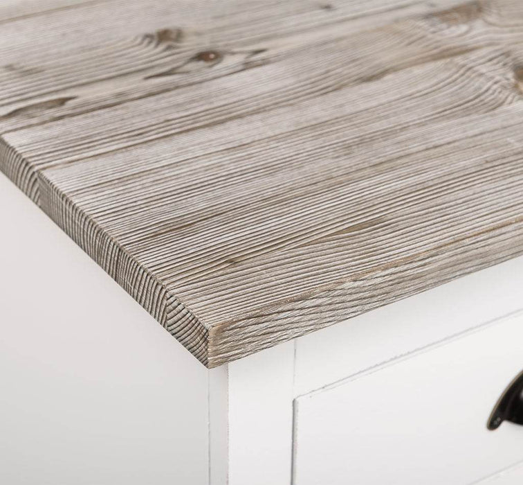 Viertüriges Sideboard aus Massivholz im Landhausstil -