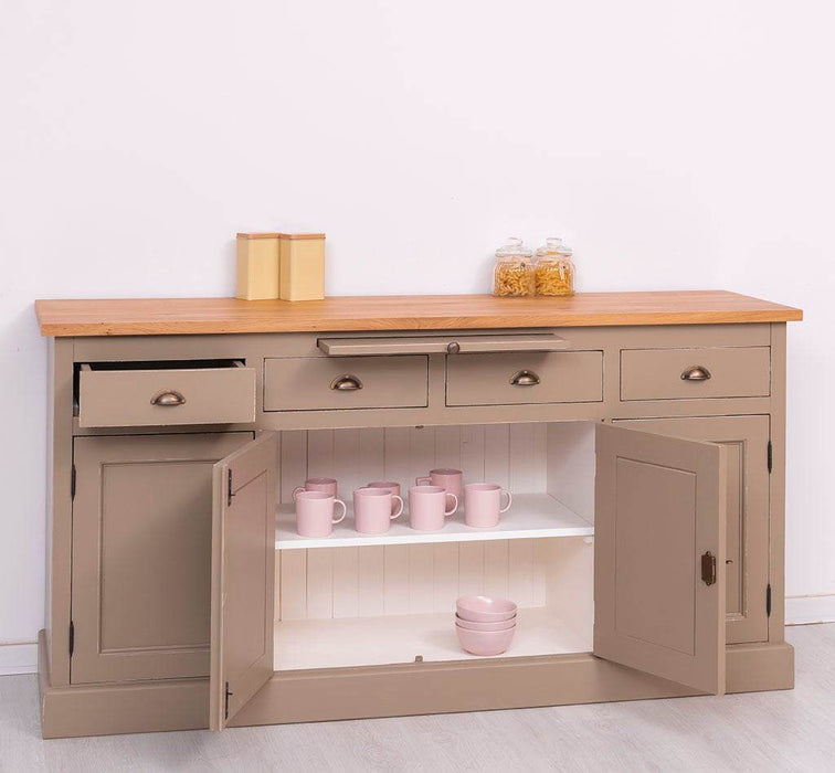 Viertüriges Sideboard aus Massivholz im Landhausstil -