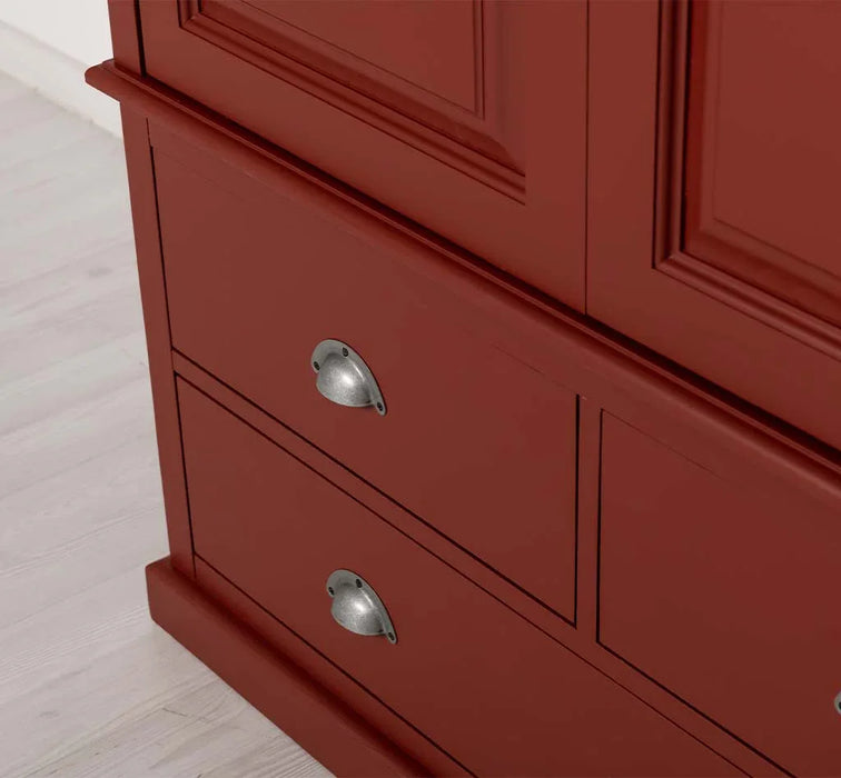 Vintage Kleiderschrank aus Massivholz im Landhausstil