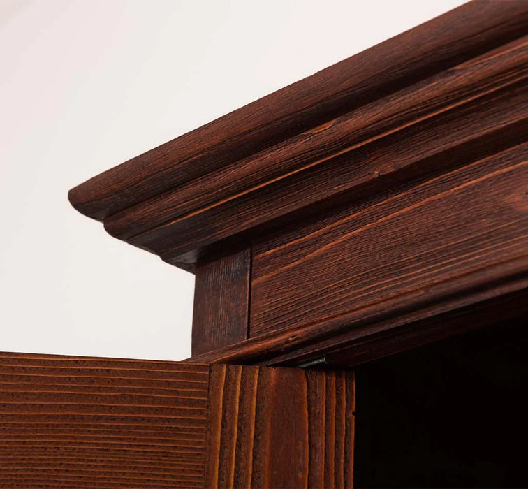 Vintage Kleiderschrank aus Massivholz im Landhausstil