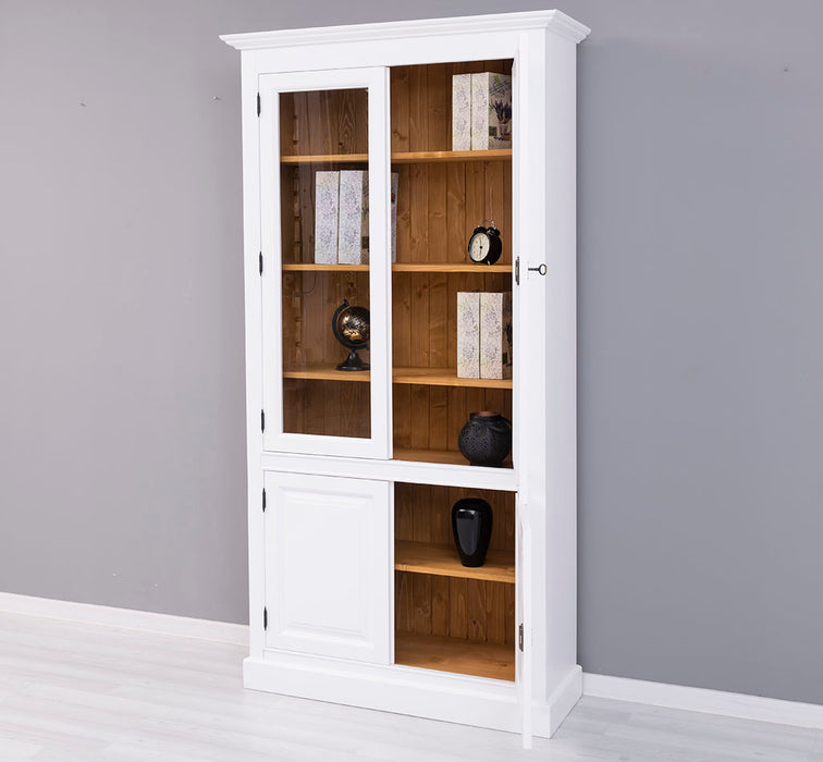 Vitrinenschrank aus Massivholz mit vier Regalböden