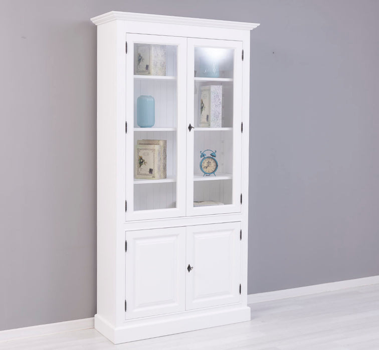 Vitrinenschrank aus Massivholz mit vier Regalböden