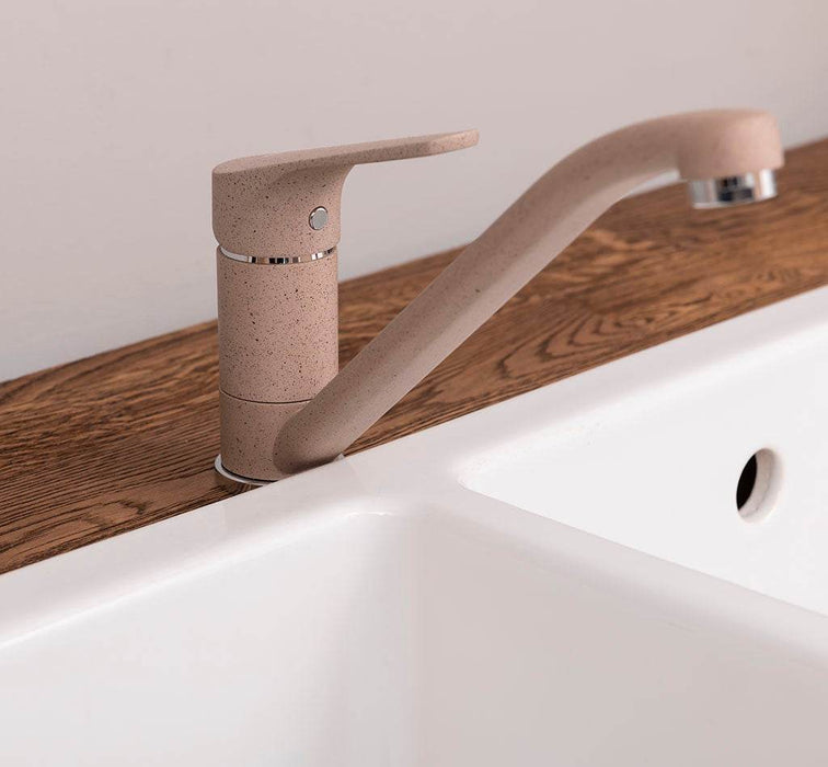 Winkelküche | Eck- Küchenzeile aus Massivholz in Weiß mit gebürsteter Eichenplatte zwei Hängeschränken Doppel-Spülbecken Backofenschrank Vorratsschrank Eckrondell -