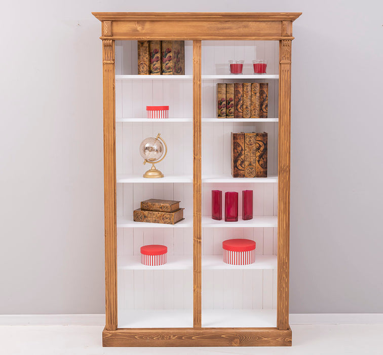 Regalwand aus Massivholz - Bücherregal mit Ornamenten