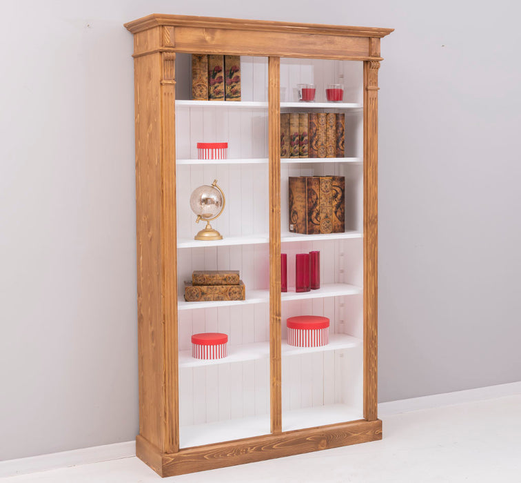 Regalwand aus Massivholz - Bücherregal mit Ornamenten