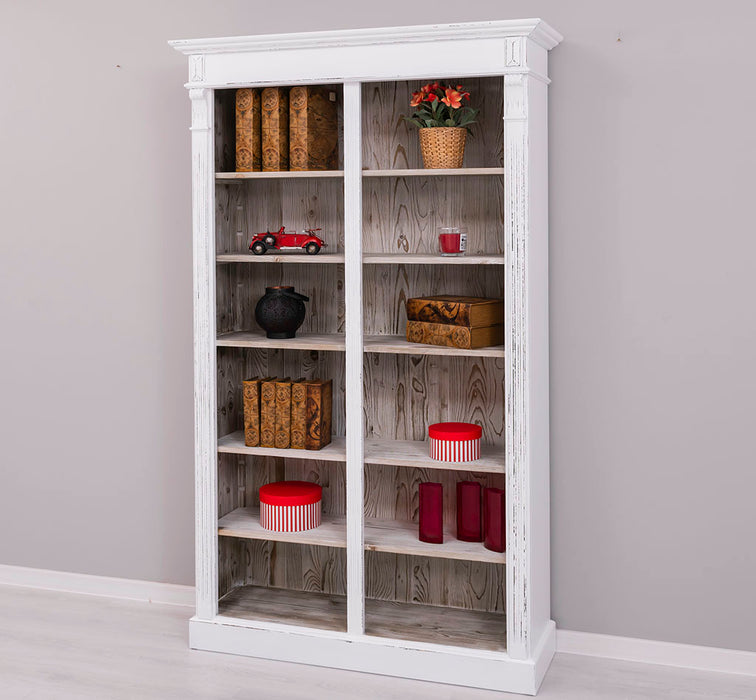 Regalwand aus Massivholz - Bücherregal mit Ornamenten