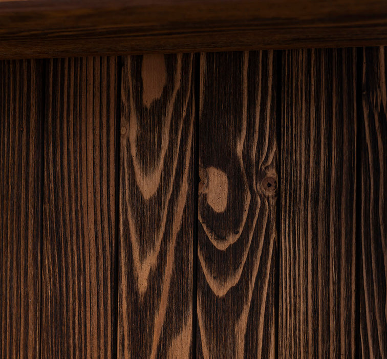 Regalwand aus Massivholz - Bücherregal mit Ornamenten