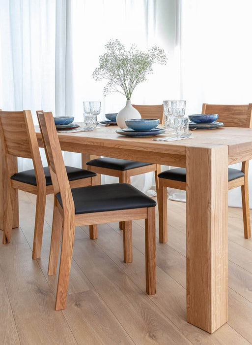Essgruppe aus massiver Eiche | Eichentisch Siena + 4 x Eichenstuhl Prato - 