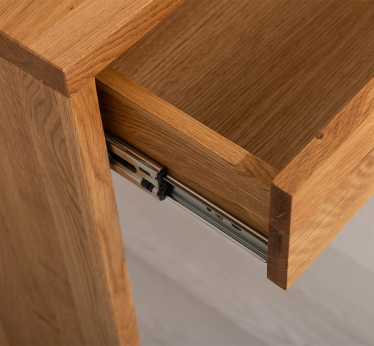Minimalistischer Schreibtisch aus massiver Eiche | Arbeitsplatz mit großer Schublade